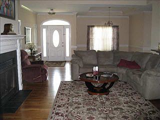 2nd image of 10 Meadowglen Pl