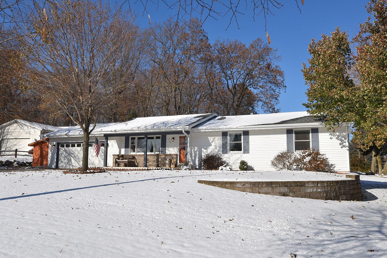 Annieページ 1520 Annie Pl, West Bend, WI 53090 | Zillow