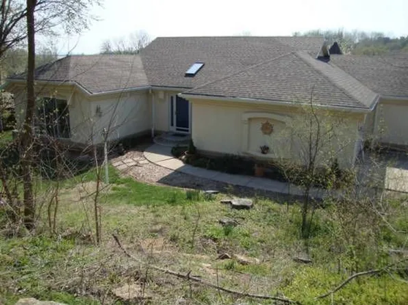 1911 Crossgate Dr, Lawrence, KS 66047