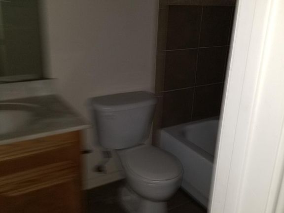5th image of 1406 Cinch Dr APT B