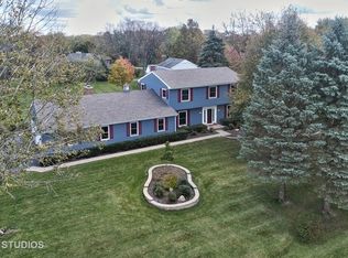 4014 Walking Ridge St, Crystal Lake, IL 60012