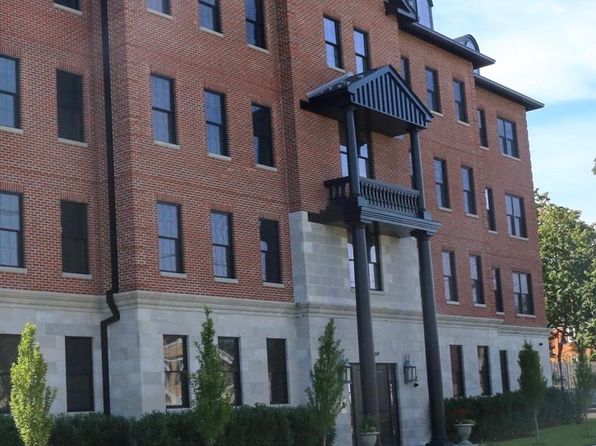 80 Roseland Ave #204