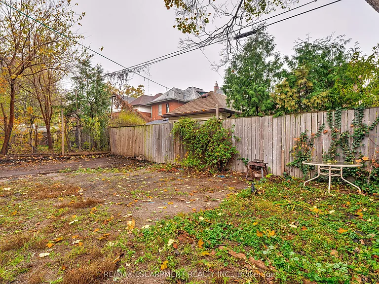 152 Sanford Ave S #LOWER — Photo 20