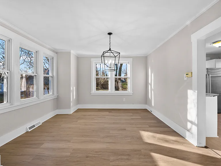 428 Bauman Ave — Photo 18
