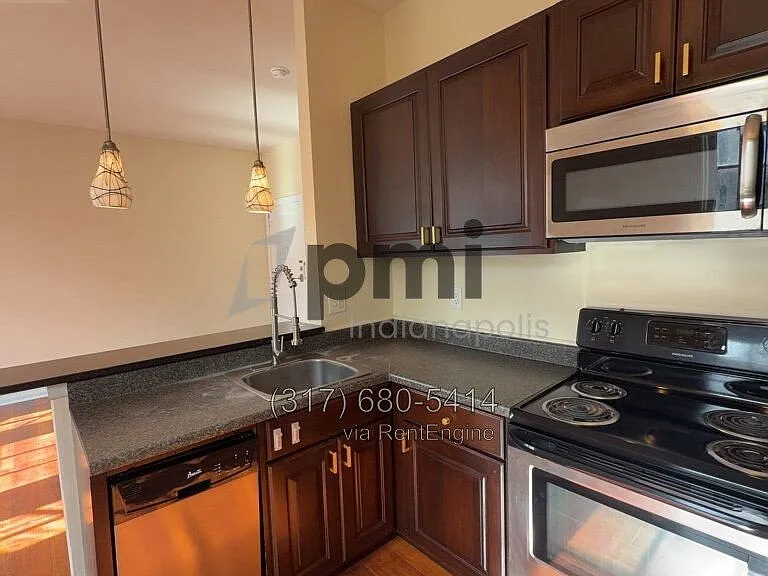 Indy Downtown Colonial Apartments — Photo 19