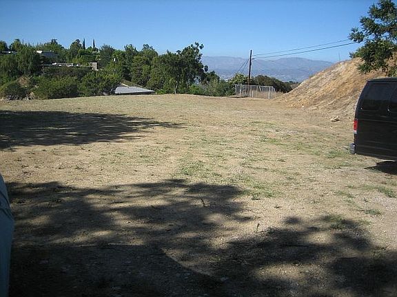 5th image of 5001 Beverly Glen Blvd