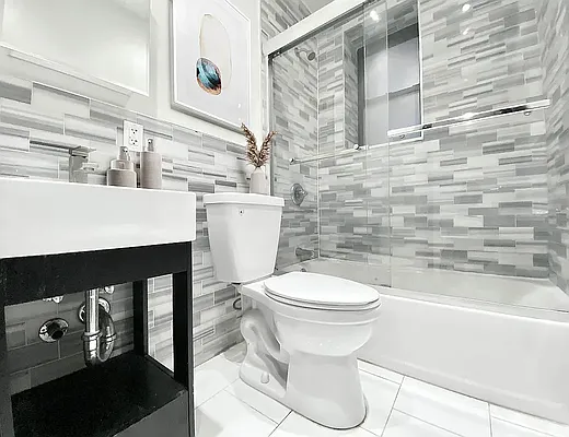 Rented by Vector New York, LLC | media 23