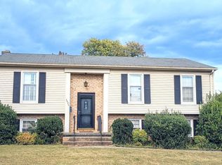 3926 Kentland Dr, Roanoke, VA 24018