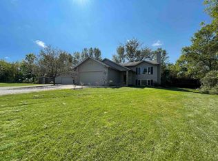 4467 O'Reilly Rd, Omro, WI 54963