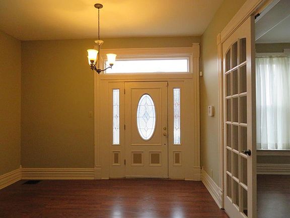 3rd image of 1582 E Long St