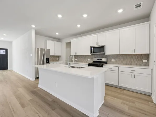 2129 Longchamp Ln, Seagoville, TX 75159