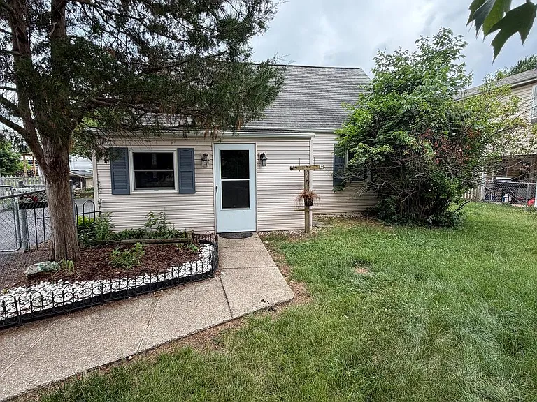 163 Scott Dr — Photo 1