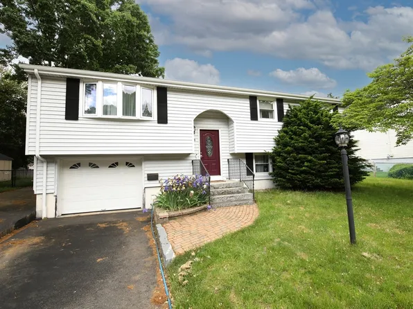 18 Hollis St, Randolph, MA 02368