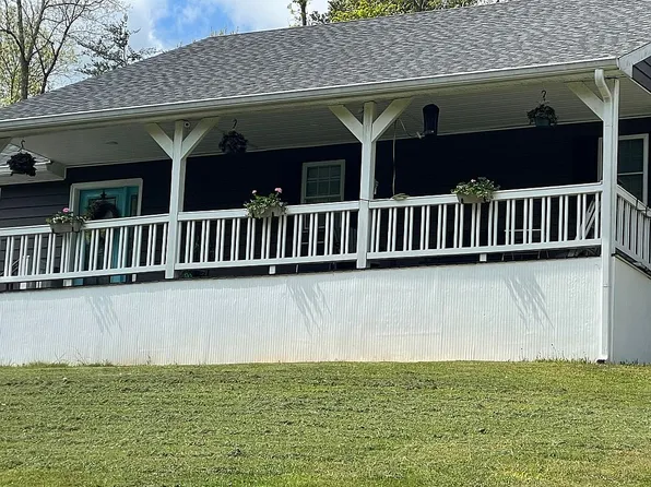 247 Otis Hayes Br, Flatgap, KY 41219