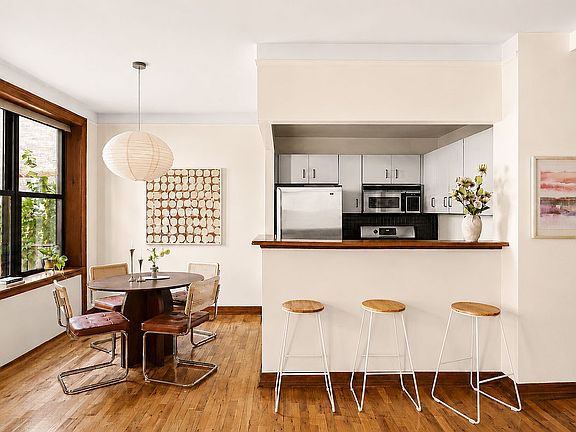 3rd image of 375 Lincoln Pl APT 1D