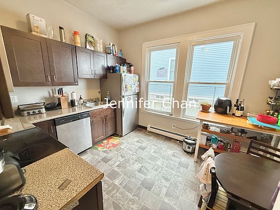 4th image of 172 Bigelow St #1C
