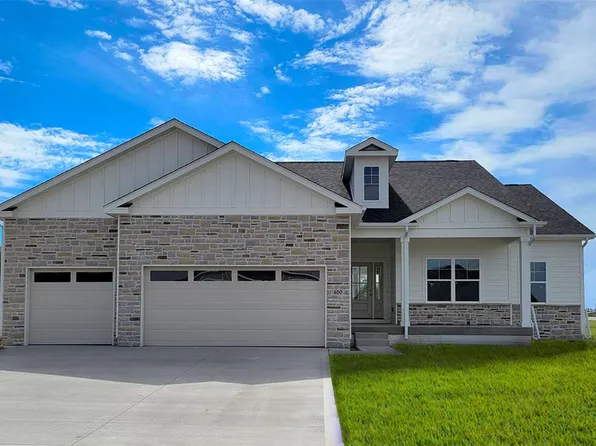 650 NW Concord Ln, Waukee, IA 50263