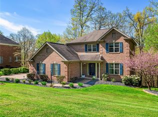 150 Walnut Ridge Dr, Beaver Falls, PA 15010