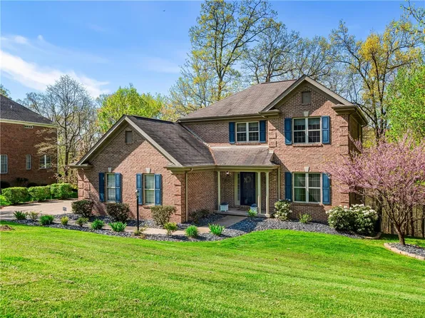 150 Walnut Ridge Dr, Beaver Falls, PA 15010