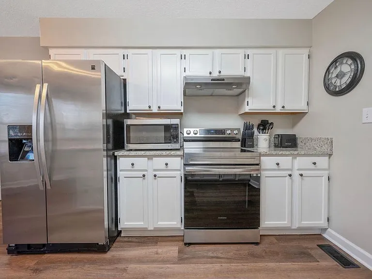 6908 Orchard Knoll Dr — Photo 11