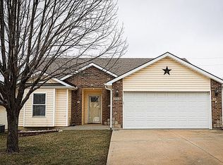3100 Prairie View Dr, Harrisonville, MO 64701