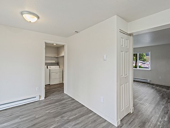4th image of 7521 10th Avenue Ct E