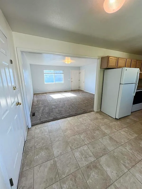 3 bed, 2.0 bath, $1,200 — Photo 4