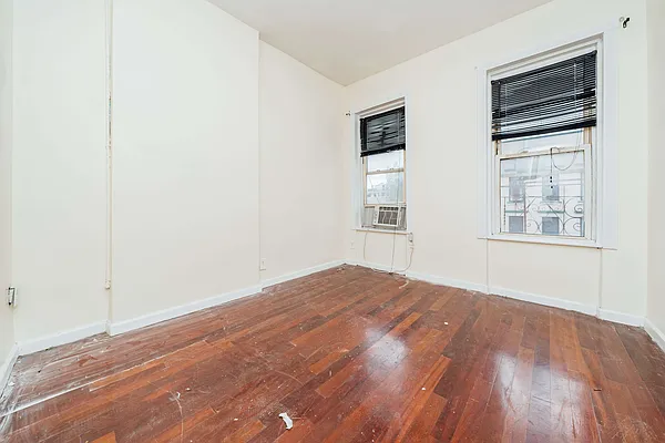 Rented by Nooklyn NYC LLC | media 18