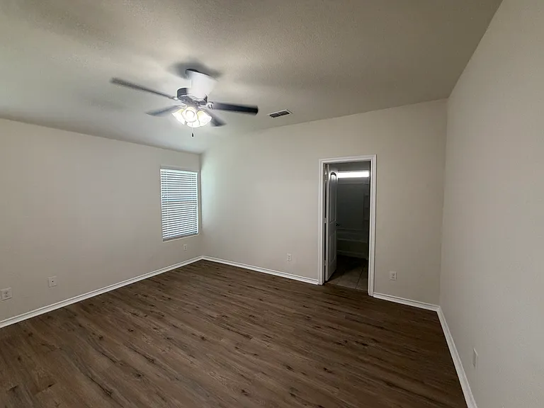 1101 Northampton St — Photo 18