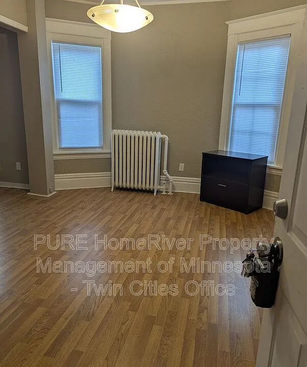 605 Van Buren Ave #2