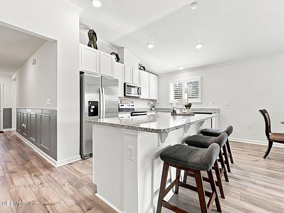 3rd image of 486 RED DAHLIA Lane