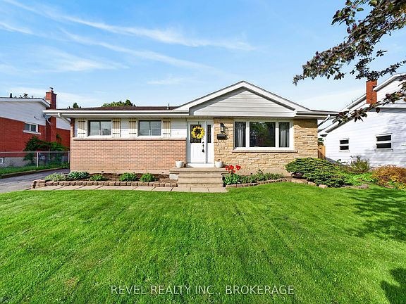3rd image of 136 Braemar Rd