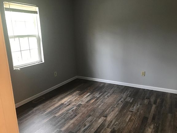 5th image of 696 Kara Ct