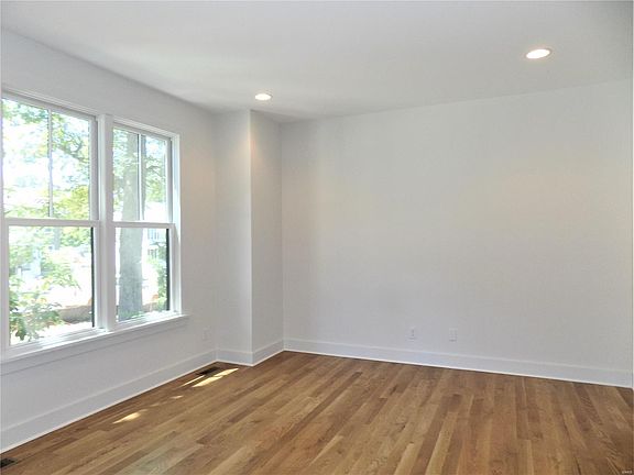 3rd image of 422 Couch Ave