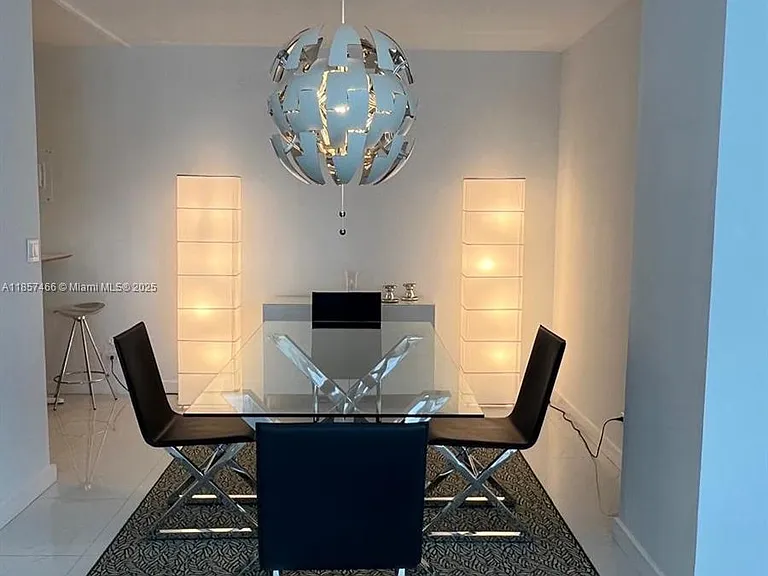 5601 Collins Ave #1115 — Photo 4