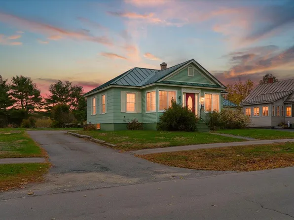 10 Greenwood Avenue, Skowhegan, ME 04976