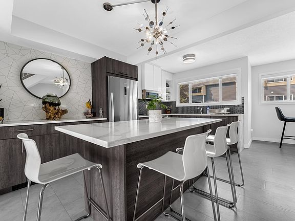 2nd image of 1009 Millbourne Rd E