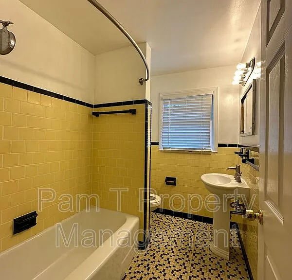 201 Kensington Dr — Photo 9