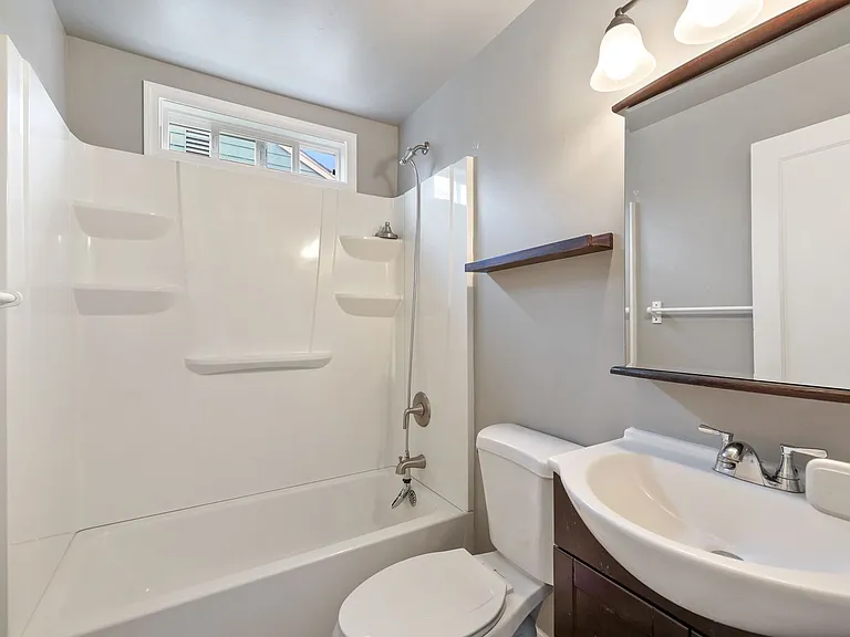 1223 Puget St NE — Photo 15