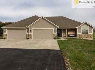 2619 N Hoover Rd, Buckner, MO 64016