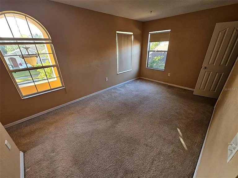 1881 Strathmore Cir — Photo 15