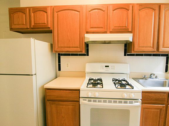 2nd image of 45-45 46th St #4F