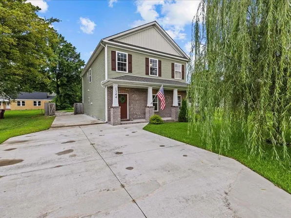 1344 Deep Creek Blvd, Chesapeake, VA 23323