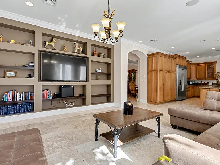 860 E Park Dr — Photo 27