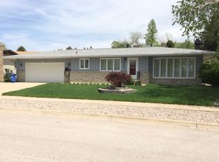 2720 Raymond Dr, Rapid City, SD 57702