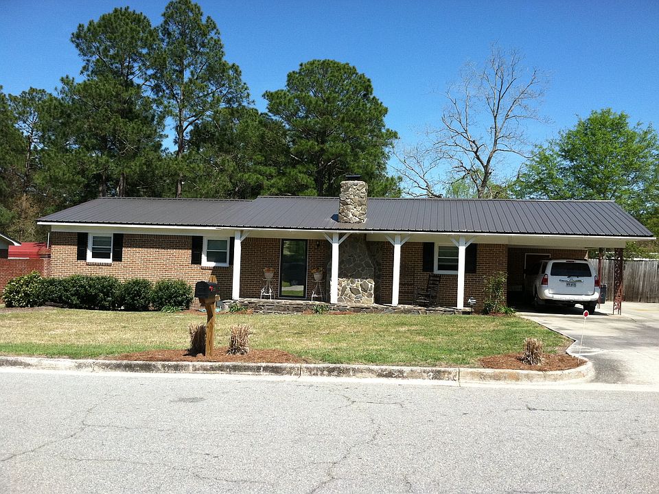 Renovated in 2012, close to Hospital