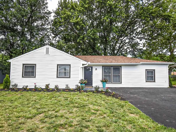 1725 SW Fairlawn Rd, Topeka, KS 66604
