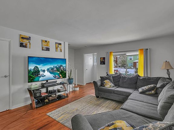 5th image of 356 N Roosevelt Ave