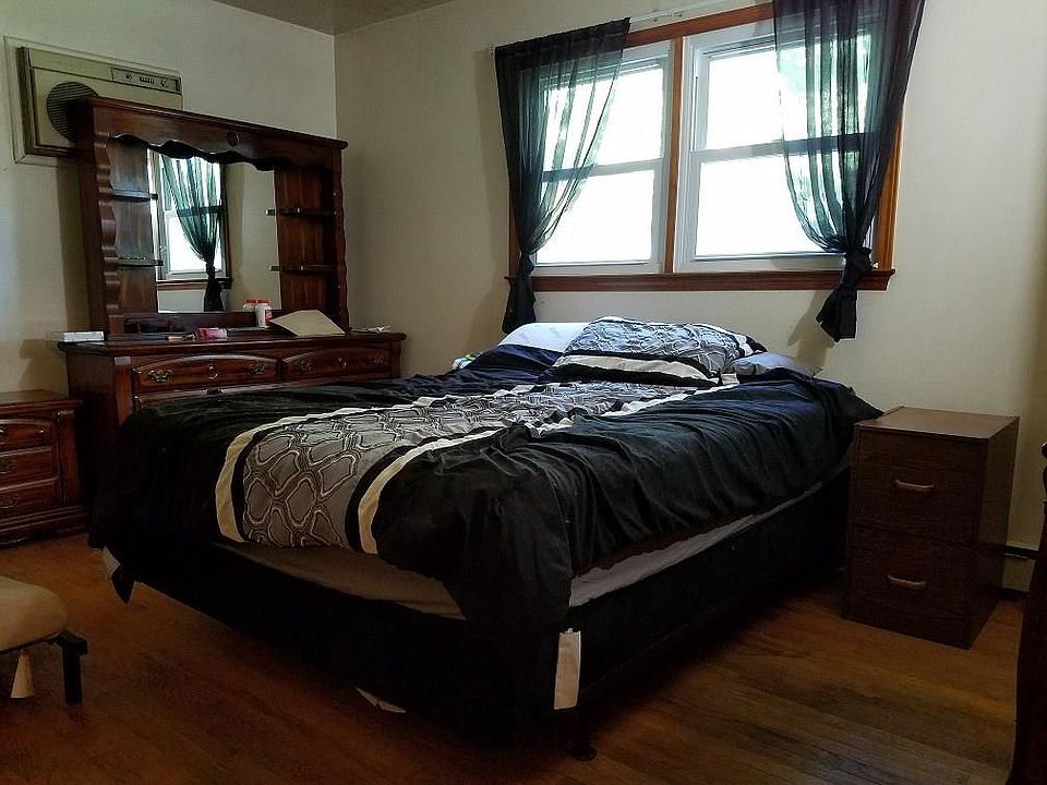 2nd image of 1117 Foster Ave