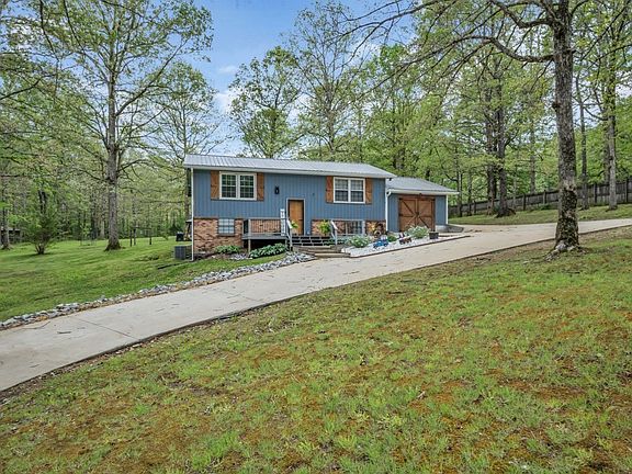 4th image of 1051 Twin Pine Rd